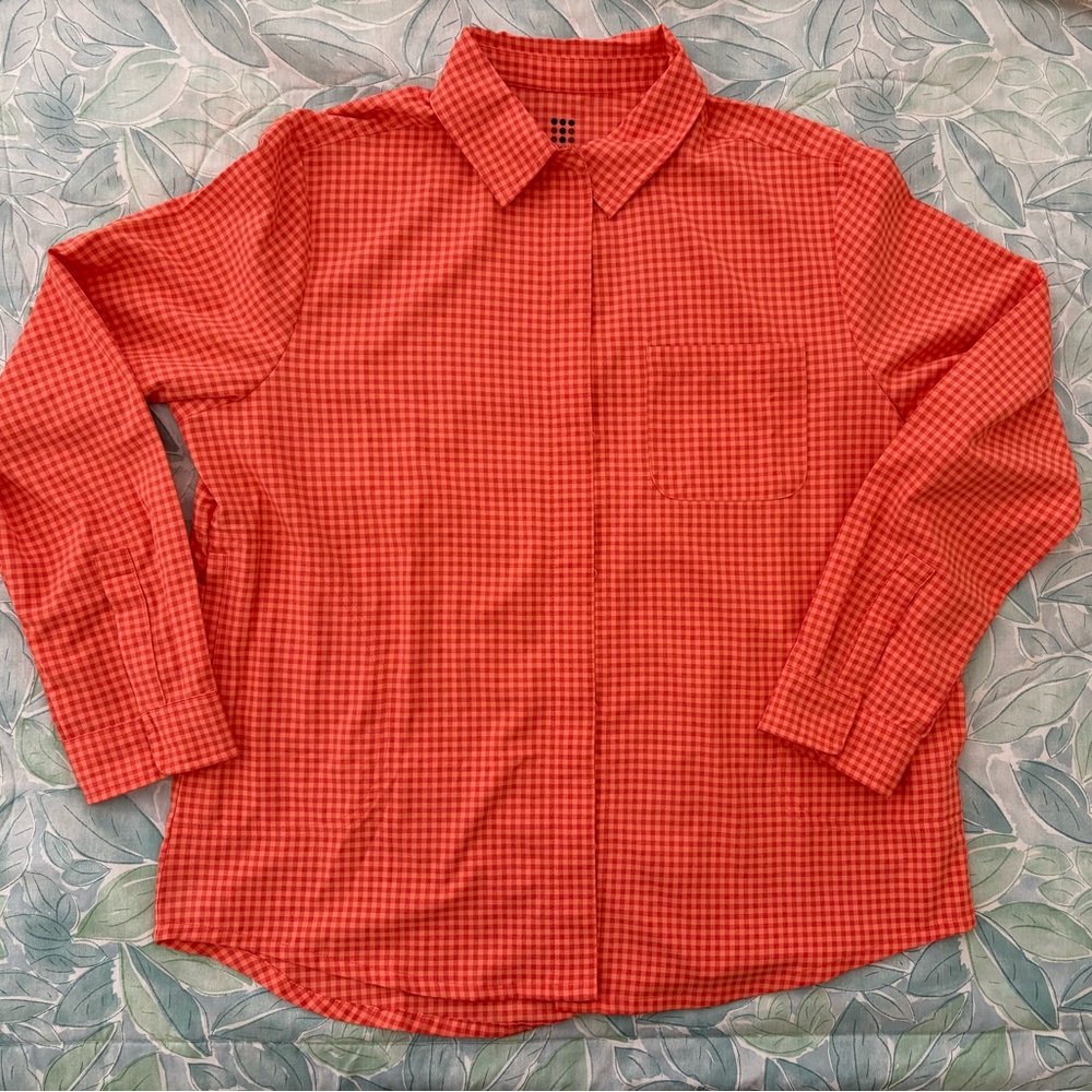 NWOT Title Nine Toulumne Tech Shirt